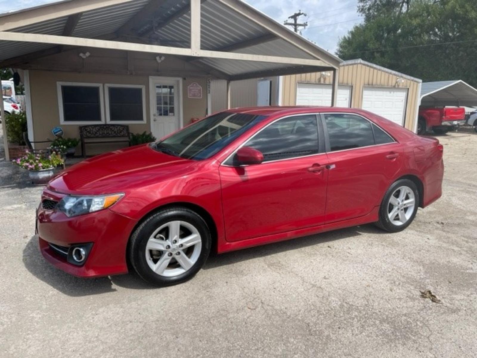 2014 RED TOYOTA CAMRY SE (4T1BF1FK8EU) with an 2.5L engine, Automatic transmission - www.discountautosinc.com TEXT QUESTIONS TO 210-900-3118 41 MONTHLY PAYMENTS OF $300 WITH $2495 DOWN AND FINAL ODD PAYMENT OF $153.01 W/FIRST PAYMENT DUE 30 DAYS FROM DATE OF SALE. FEATURES: BACK UP CAMERA, BLUE TOOTH WARRANTY ON ENGINE and TRANSMISSION ONLY FOR 3 MONTHS OR 3, - Photo #0