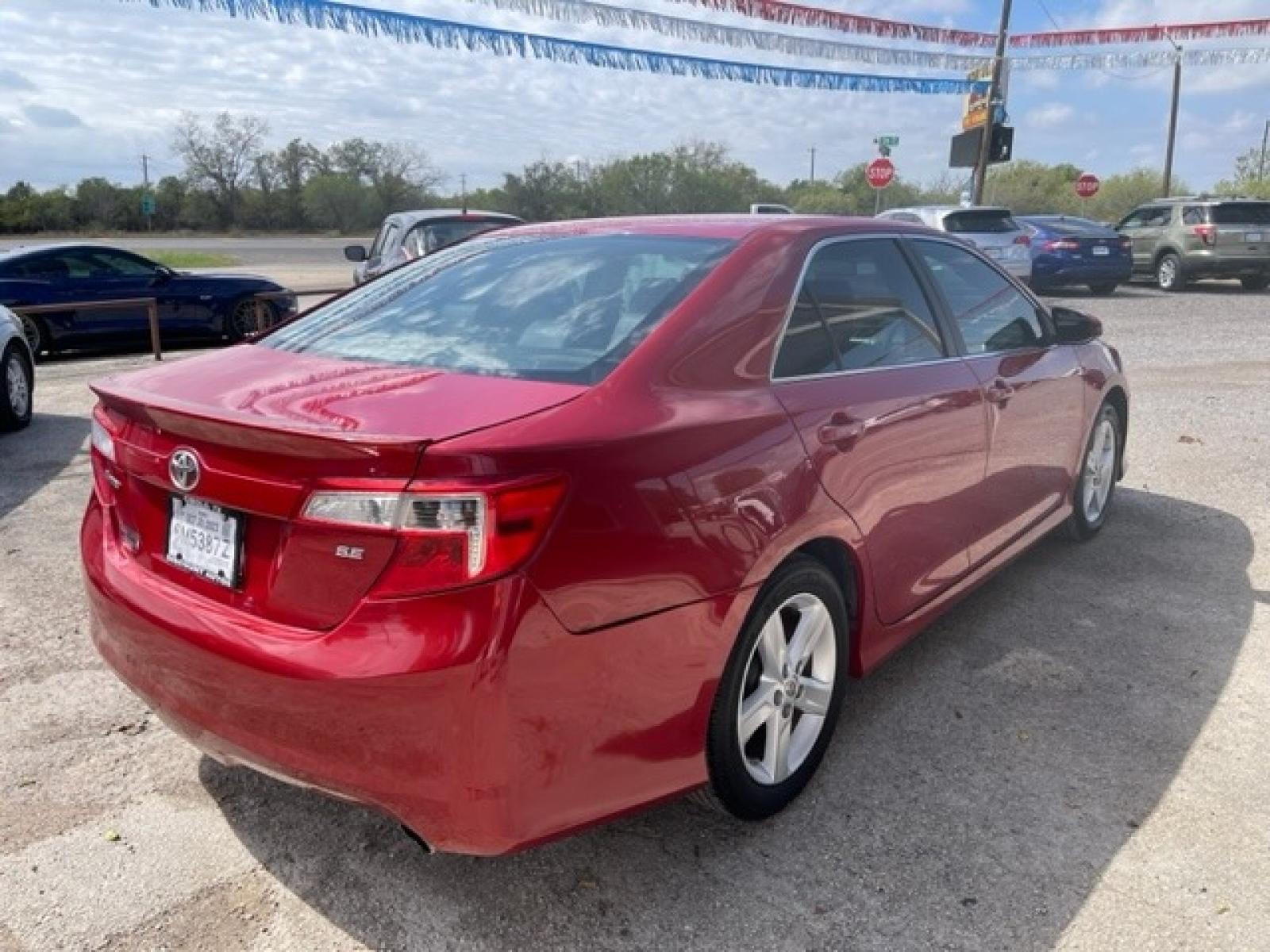 2014 RED TOYOTA CAMRY SE (4T1BF1FK8EU) with an 2.5L engine, Automatic transmission - www.discountautosinc.com TEXT QUESTIONS TO 210-900-3118 41 MONTHLY PAYMENTS OF $300 WITH $2495 DOWN AND FINAL ODD PAYMENT OF $153.01 W/FIRST PAYMENT DUE 30 DAYS FROM DATE OF SALE. FEATURES: BACK UP CAMERA, BLUE TOOTH WARRANTY ON ENGINE and TRANSMISSION ONLY FOR 3 MONTHS OR 3, - Photo #2