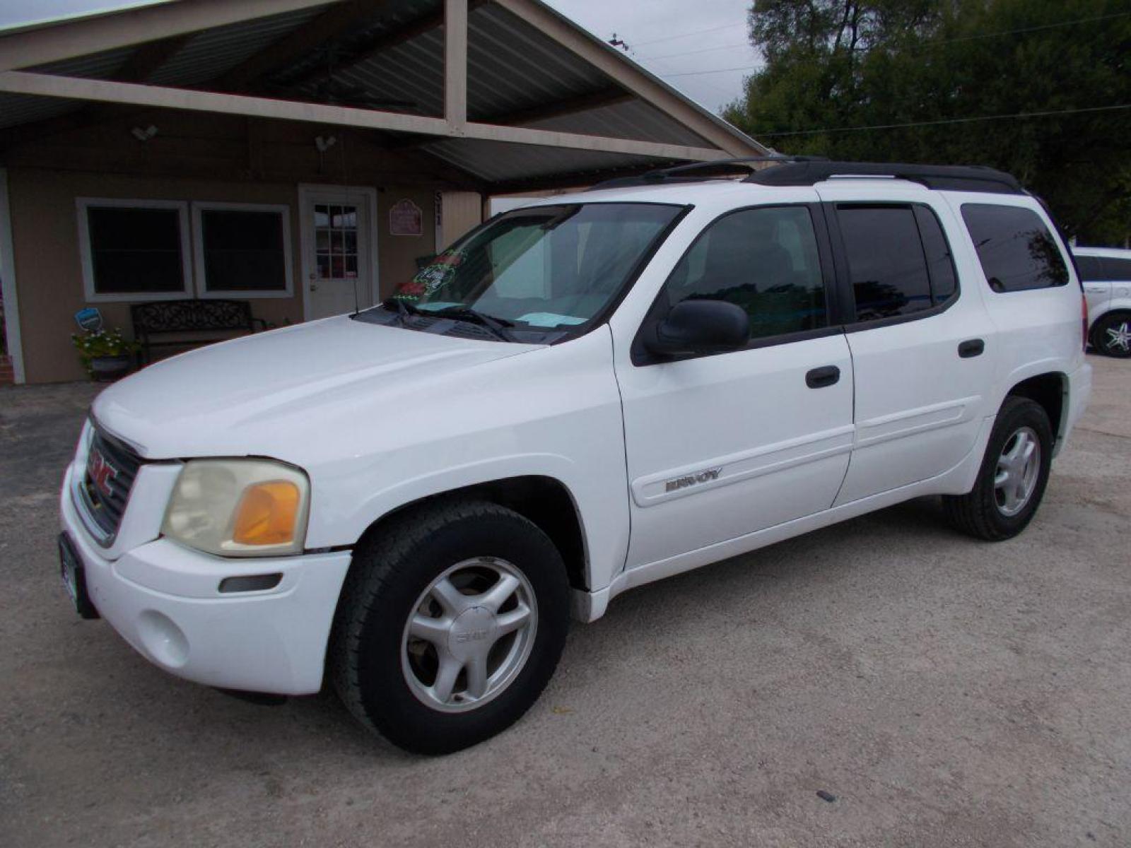 2004 WHITE GMC ENVOY XL (1GKES16S546) with an 4.2L engine, Automatic transmission, located at 124 Elm St., Cibolo, TX, 78108, (210) 658-3118, 29.559427, -98.232384 - www.discountautosinc.com TEXT QUESTIONS TO 210-900-3118 29 MONTHLY PAYMENTS OF $245 WITH $895 DOWN AND FINAL ODD PAYMENT OF $166.39 W/FIRST PAYMENT DUE 30 DAYS FROM DATE OF SALE. ** NO WARRANTY, SOLD AS IS ** 30 MO'S TERM W/ 22.48 APR and DEF DOWN OF $160 DUE TWO WEEKS AF - Photo #0