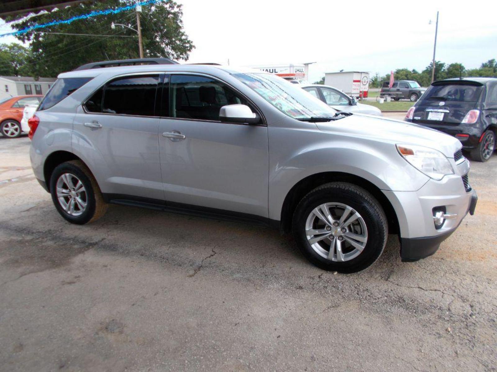 2013 SILVER CHEVROLET EQUINOX LT (2GNALPEK1D6) with an 2.4L engine, Automatic transmission, located at 124 Elm St., Cibolo, TX, 78108, (210) 658-3118, 29.559427, -98.232384 - Photo #13
