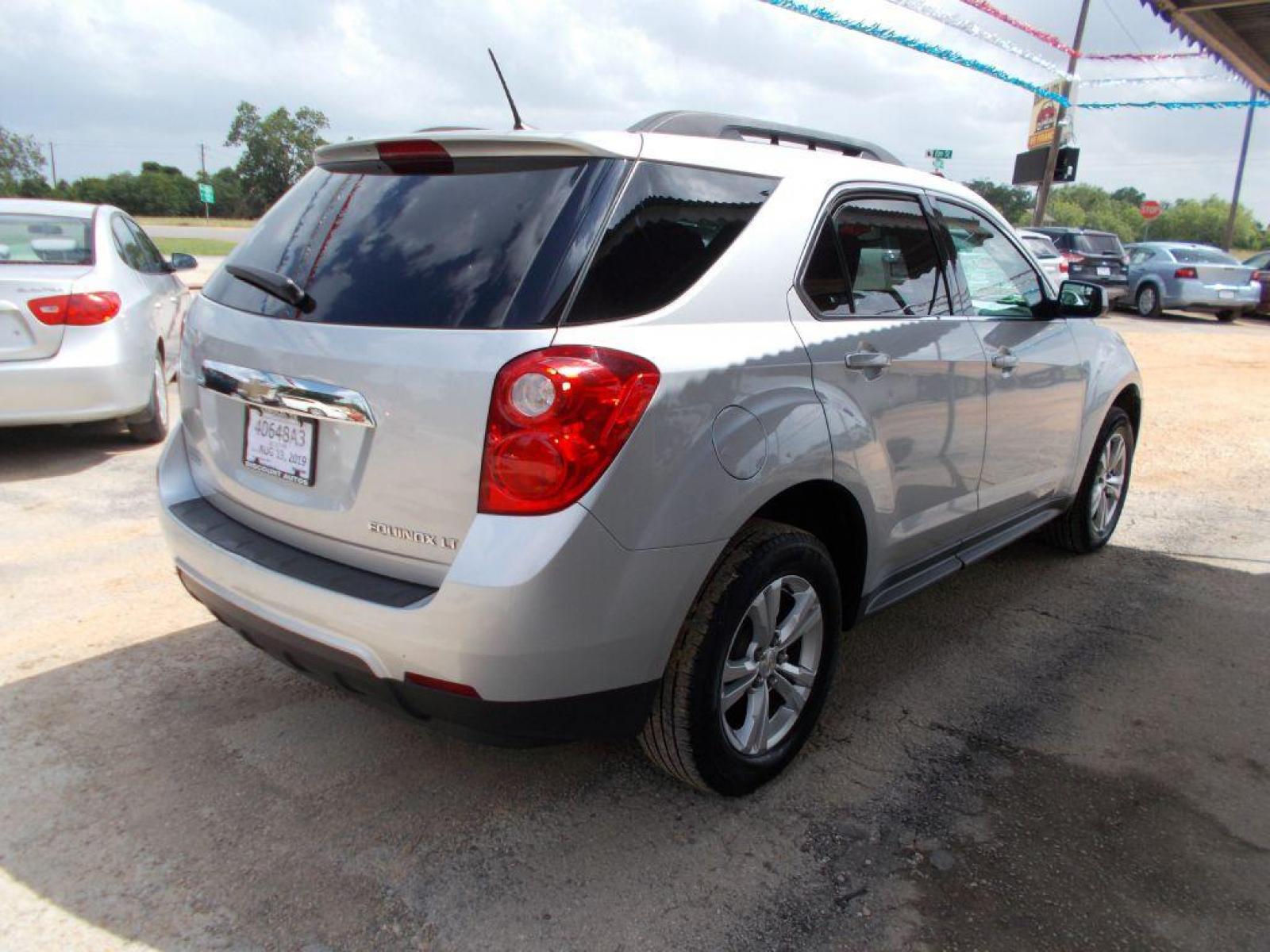 2013 SILVER CHEVROLET EQUINOX LT (2GNALPEK1D6) with an 2.4L engine, Automatic transmission, located at 124 Elm St., Cibolo, TX, 78108, (210) 658-3118, 29.559427, -98.232384 - Photo #5