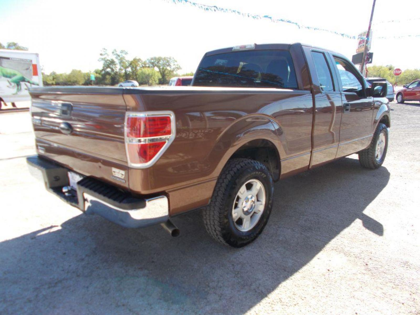2011 BROWN FORD F150 SUPER CAB (1FTEX1CMXBF) with an 3.7L engine, Automatic transmission, located at 124 Elm St., Cibolo, TX, 78108, (210) 658-3118, 29.559427, -98.232384 - Photo #15