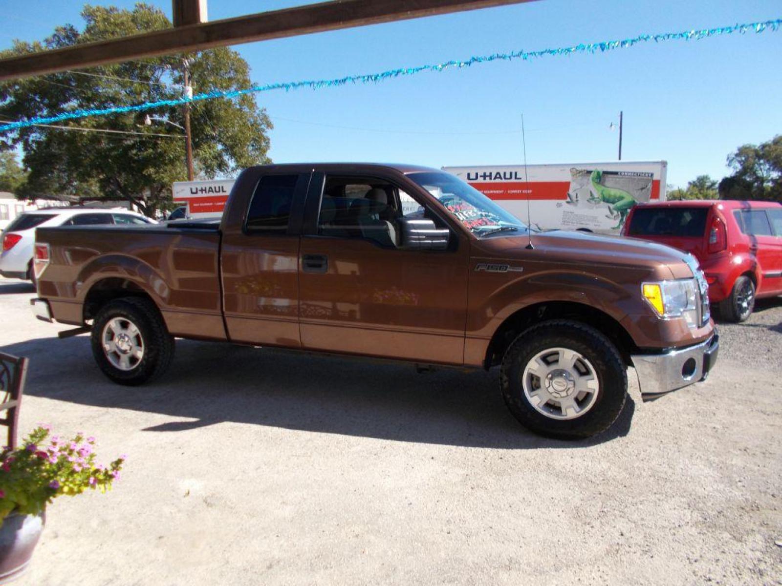 2011 BROWN FORD F150 SUPER CAB (1FTEX1CMXBF) with an 3.7L engine, Automatic transmission, located at 124 Elm St., Cibolo, TX, 78108, (210) 658-3118, 29.559427, -98.232384 - Photo #19