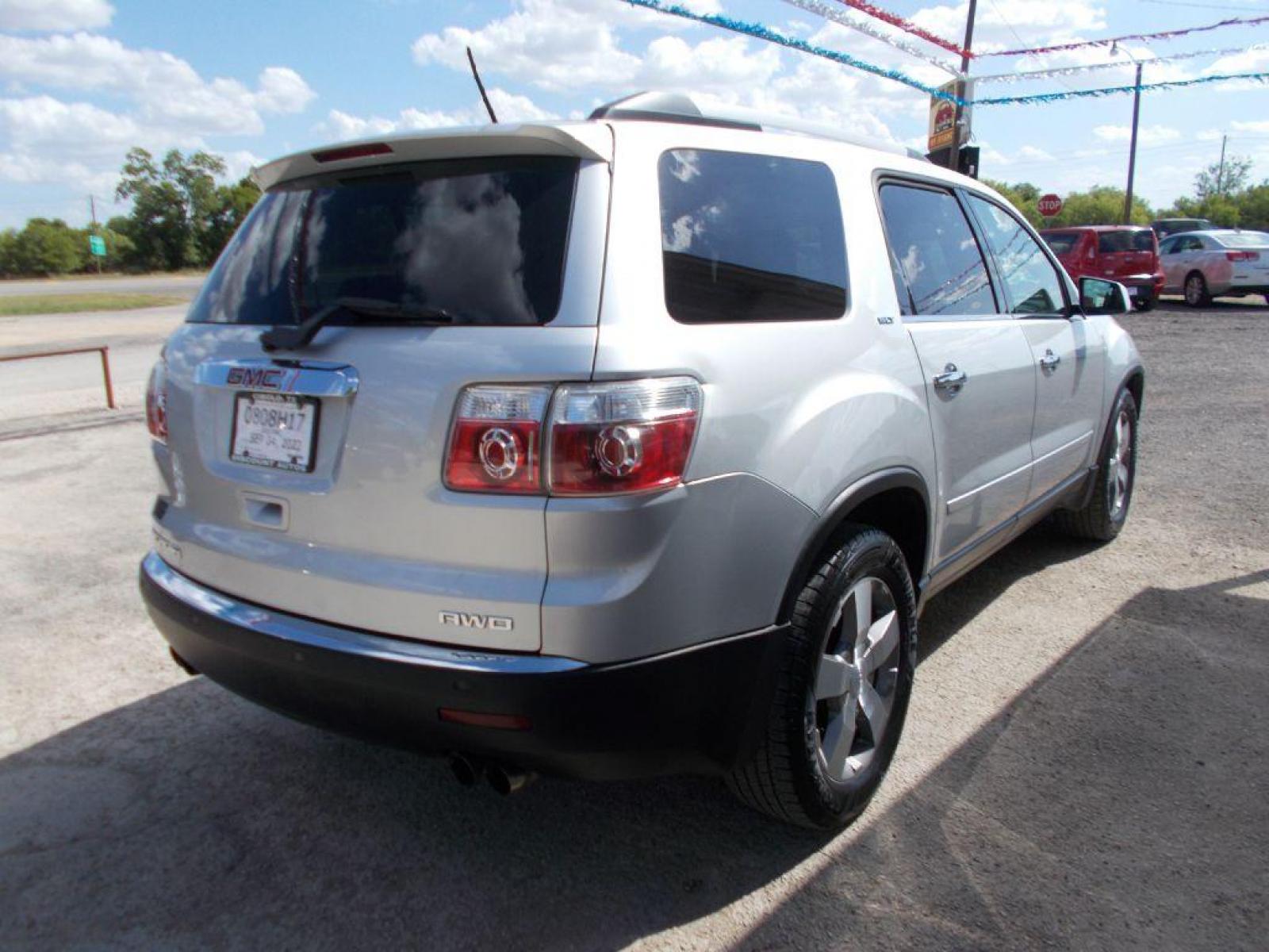 2012 SILVER GMC ACADIA SLT-2 (1GKKVSED3CJ) with an 3.6L engine, Automatic transmission, located at 124 Elm St., Cibolo, TX, 78108, (210) 658-3118, 29.559427, -98.232384 - www.discountautosinc.com TEXT QUESTIONS TO 210-900-3118 35 MONTHLY PAYMENTS OF $345 WITH $2695 DOWN AND FINAL ODD PAYMENT OF $263.05 W/FIRST PAYMENT DUE 30 DAYS FROM DATE OF SALE. FEATURES: REAR BACK UP CAMERA; 3RD ROW SEATING, BUCKETS SEATS, REAR PW LIFT GATE, HEATED LEATHER SEATS - Photo #4