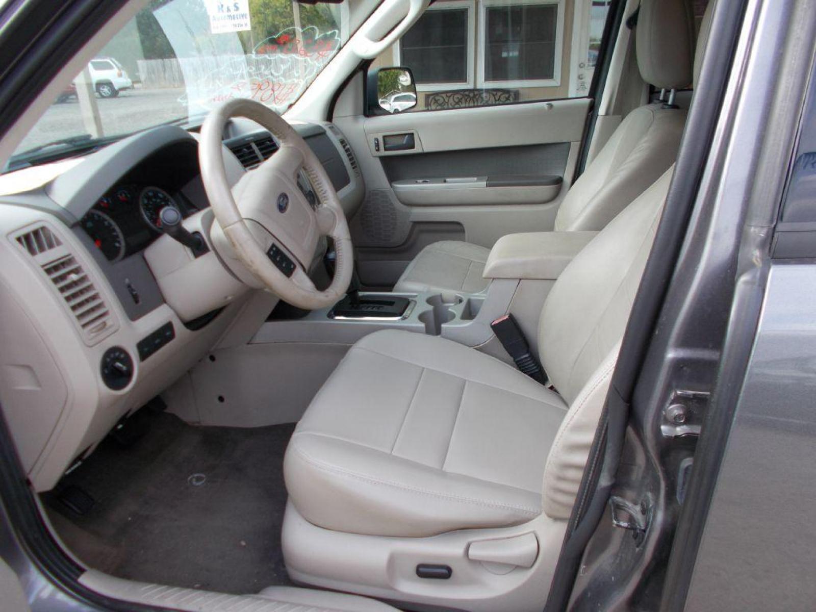2012 GRAY FORD ESCAPE XLT (1FMCU9DG9CK) with an 3.0L engine, Automatic transmission, located at 124 Elm St., Cibolo, TX, 78108, (210) 658-3118, 29.559427, -98.232384 - www.discountautosinc.com TEXT QUESTIONS TO 210-900-3118 35 MONTHLY PAYMENTS OF $320 WITH $1895 DOWN AND FINAL ODD PAYMENT OF $69.11 W/FIRST PAYMENT DUE 30 DAYS FROM DATE OF SALE. FEATURES: BLUE TOOTH, SUN ROOF WARRANTY ON ENGINE and TRANSMISSION ONLY FOR 3 MONTHS OR 3,000 ML - Photo #12