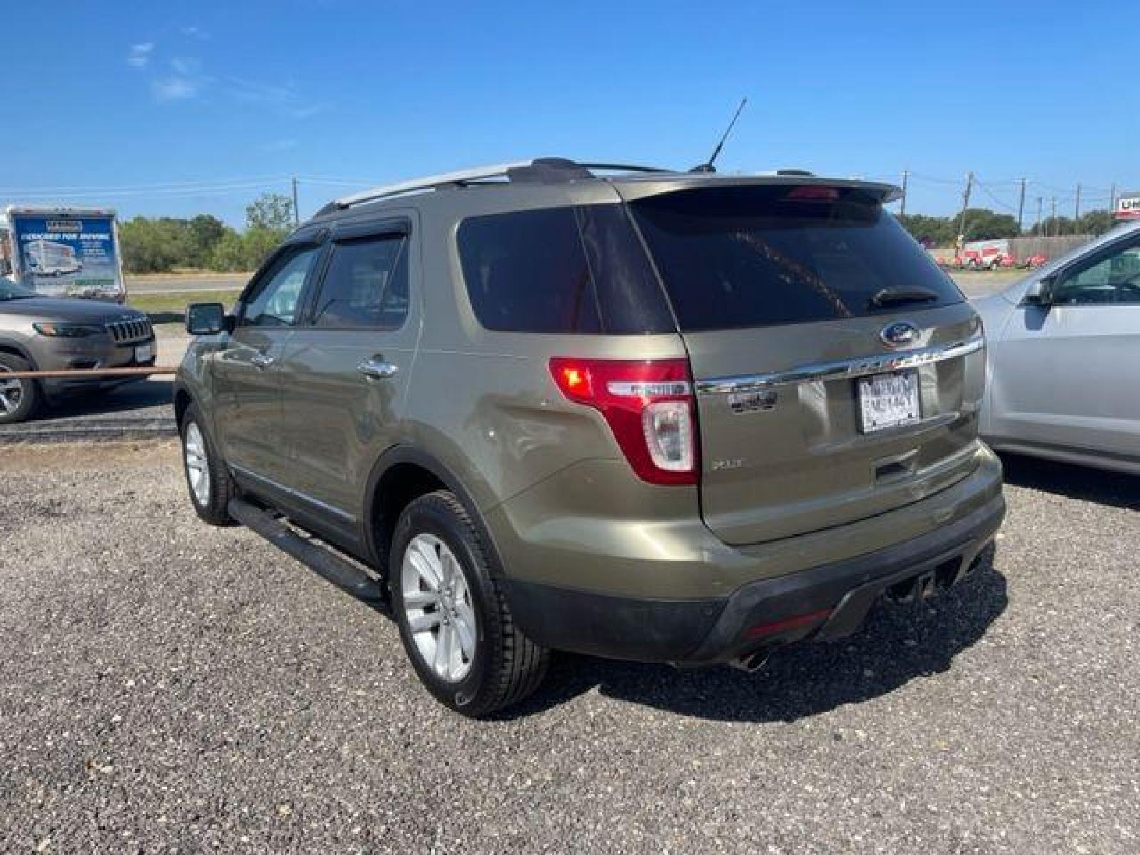 2013 GREEN FORD EXPLORER XLT (1FM5K8D89DG) with an 3.5L engine, Automatic transmission, located at 124 Elm St., Cibolo, TX, 78108, (210) 658-3118, 29.559427, -98.232384 - www.discountautosinc.com TEXT QUESTIONS TO 210-900-3118 41 MONTHLY PAYMENTS OF $330 WITH $2695 DOWN AND FINAL ODD PAYMENT OF $181.16 W/FIRST PAYMENT DUE 30 DAYS FROM DATE OF SALE. FEATURE: 3RD ROW, 4 X 4, POWER REAR HATCH WARRANTY ON ENGINE and TRANSMISSION ONLY FOR 3 MONTHS - Photo #8